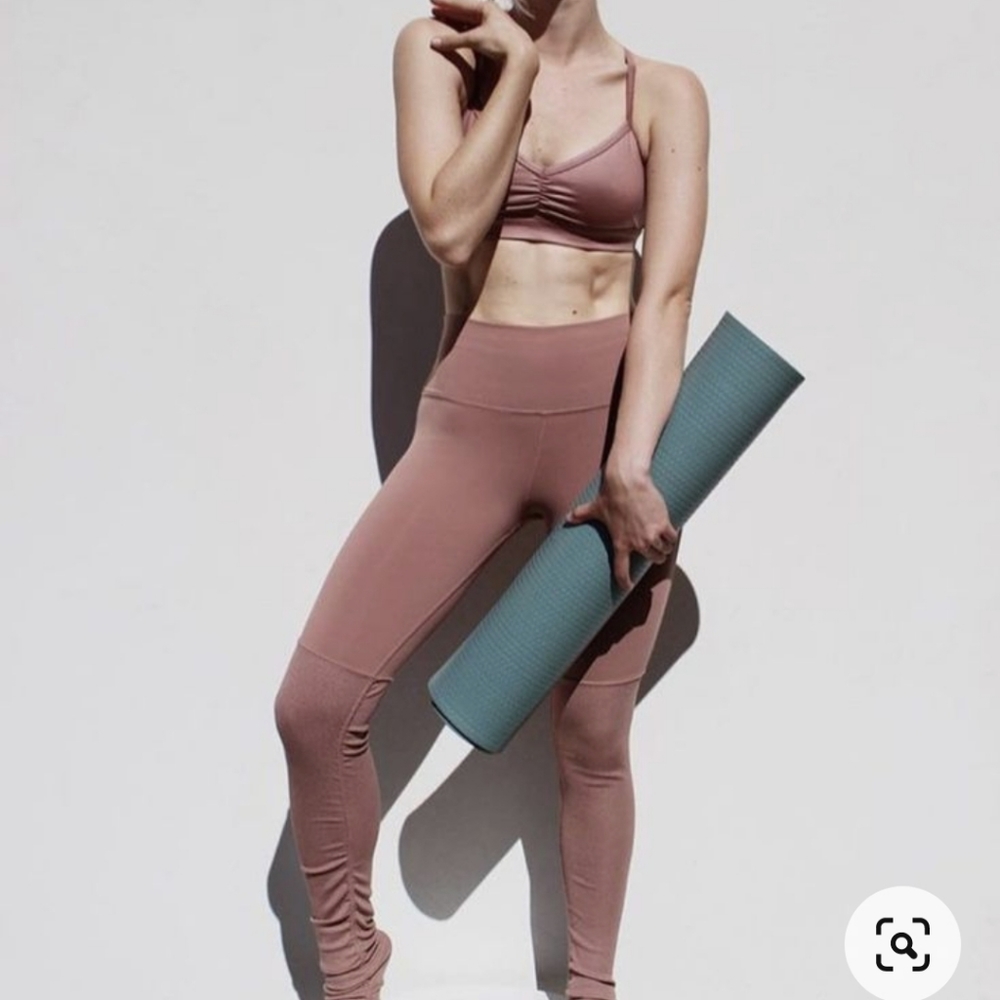 Alo yoga sunny strap bra in rosewater